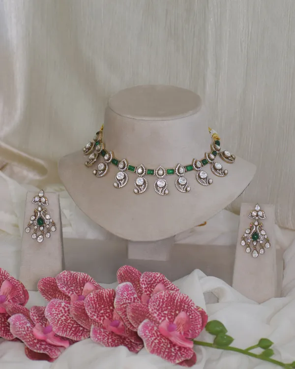 Green_Brass_Necklace_Set_For_Women